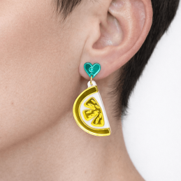 Pendientes de metacrilato LIMONES efecto espejo en oreja