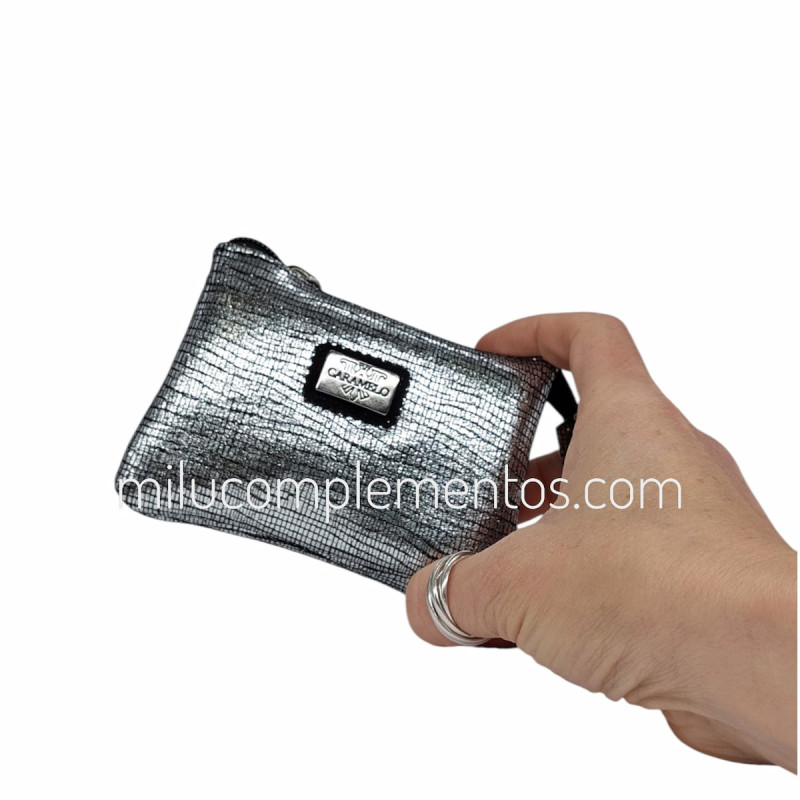 Monedero de Piel Brisa Caramelo Color Plata de mujer