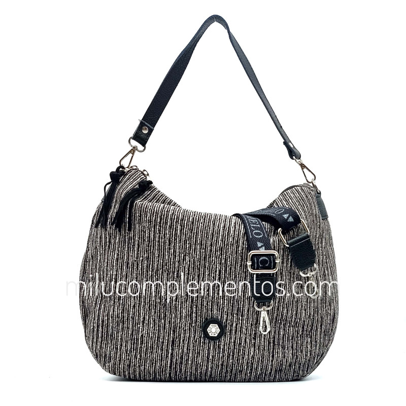 Bolso Caramelo color negro otoño invierno 2024 2025