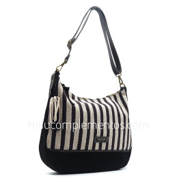 Bolso Caramelo color negro otoño invierno 2024 2025