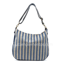 Bolso Caramelo color azul otoño invierno 2024 2025