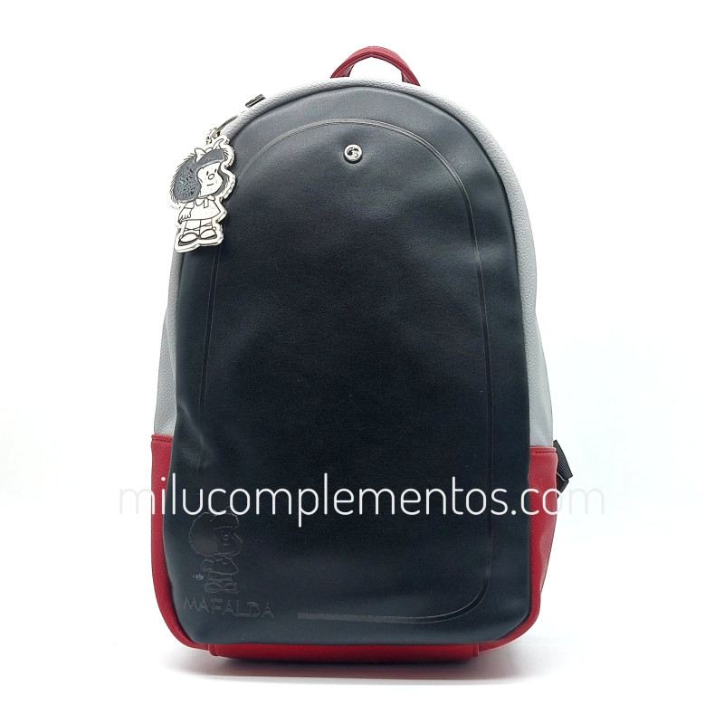 Mochila Mafalda color negro otoño invierno 2024 2025