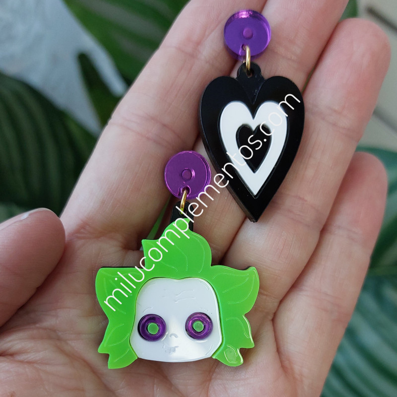 Pendientes metacrilato Beetlejuice y corazon efecto espejo