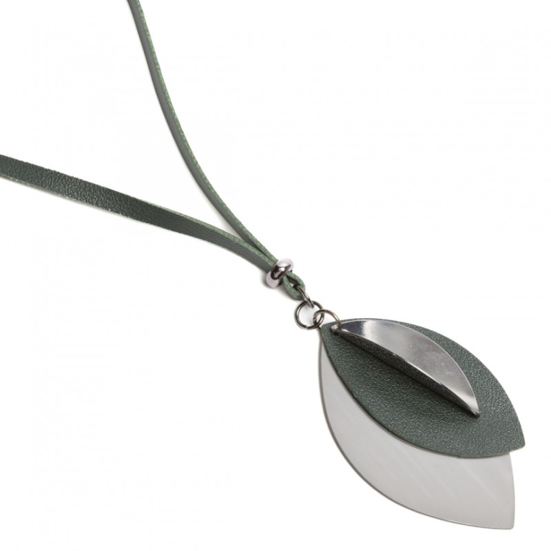 Collar Tantrend color gris plomo otoño invierno 2024 2025