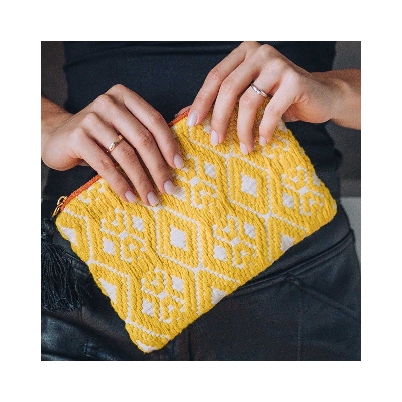 Neceser multiusos Artebene en colores vivos de colores amarillo y crudo de mujer