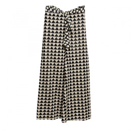 Pantalón campana Tantrend color negro LINEA NATURAL SOUL
