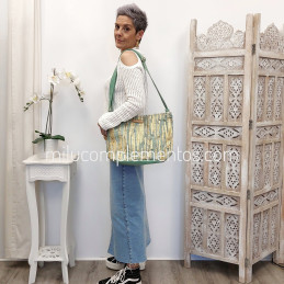 Bolso bandolera Simosastre color jade de mujer de la colección Briana tamaño real