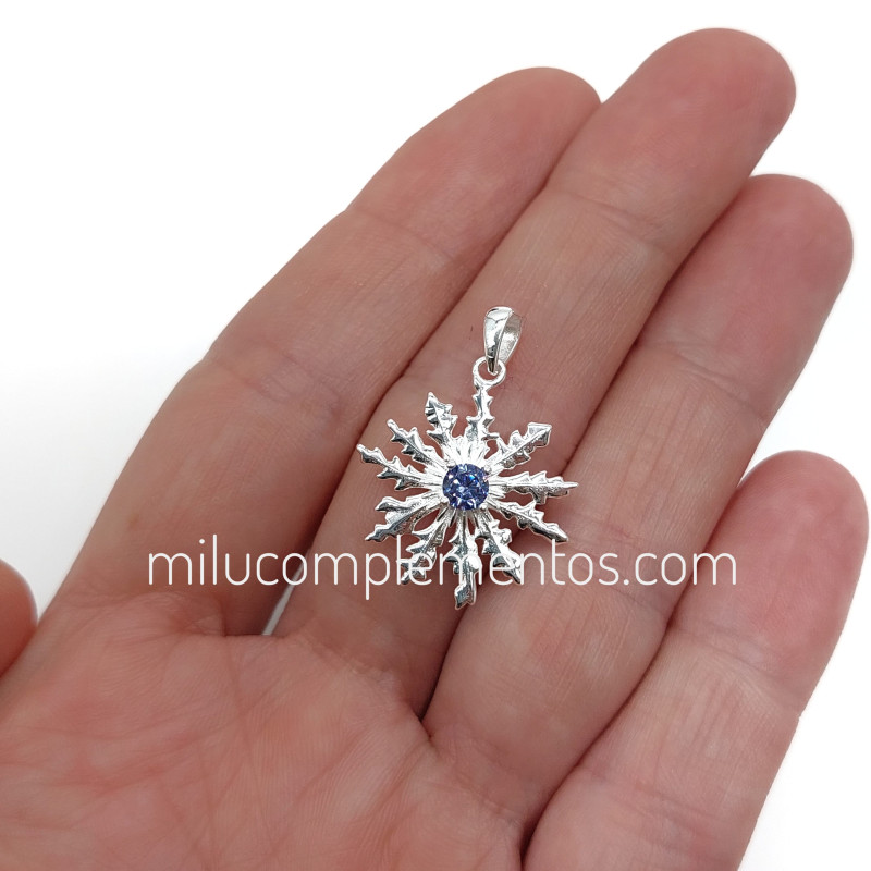 Colgante Eguzkilore de plata de ley 925 con circonita color azul en el centro