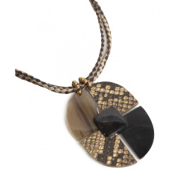 Collar Tantrend tonos tierra, negro y dorado sutil coleccion de otoño invierno 2025 2026 de mujer