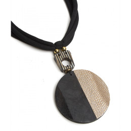 Collar Tantrend dorado sutil y negro