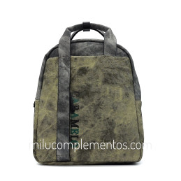 Mochila Caramelo color verde  de chica
