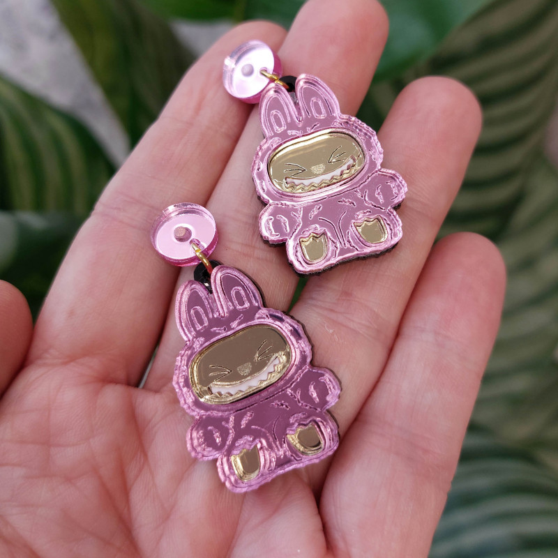 Pendientes metacrilato LABUBU ROSA efecto espejo en tienda online