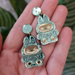 Pendientes metacrilato LABUBU VERDE AGUA efecto espejo nueva colección